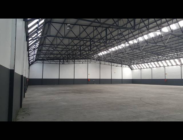 1,860M² FACTORY TO LET IN KILLARNEY GARDENS